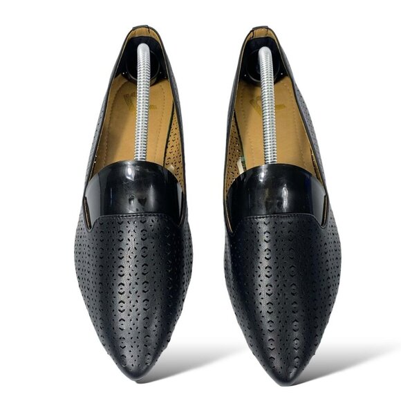 Report Clover Flats Womens Sz 10W Black Perforated Slip-On Pointed Toe Shoe NWOT - Picture 3 of 10